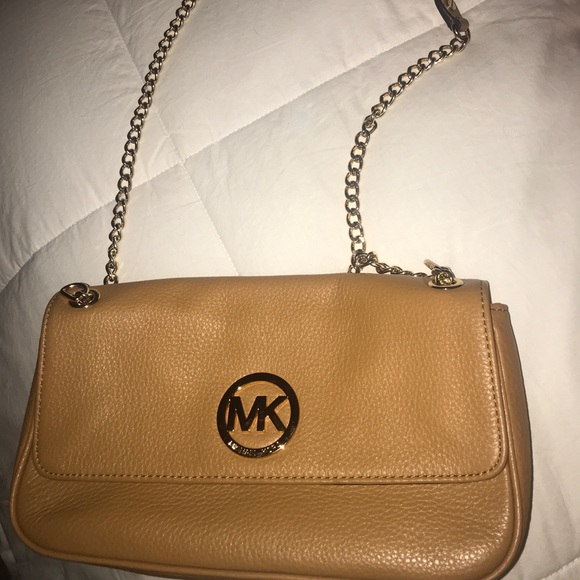 Michael Kors - Picture 1 of 3